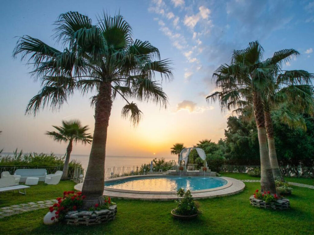 CapoSperone Resort A Reggio Calabria La Piscina CapoSperone Resort A Reggio Calabria La Piscina